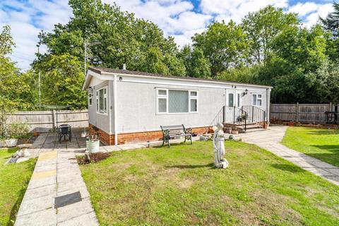 2 bedroom mobile home for sale, Arkley Park, Arkley EN5