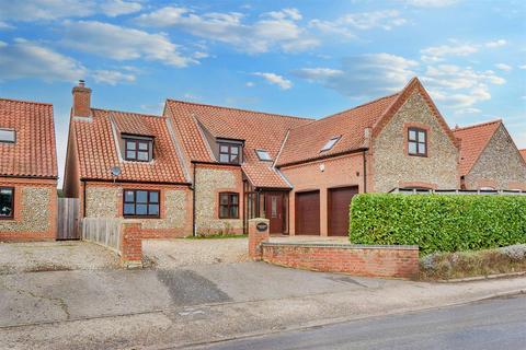 5 bedroom detached house for sale, Holt Road, Edgefield, Melton Constable