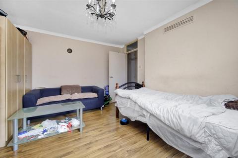 1 bedroom flat for sale, Oman Avenue, London NW2