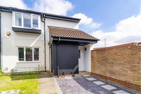 Bray Close, Borehamwood WD6