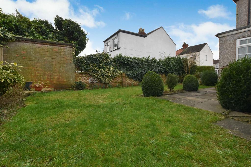 Workington Avenue, Anlaby Common, Hull 2 bed semidetached house for