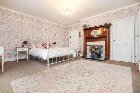 21 Front Street, Newbiggin-by-the-sea, NE64 6NU