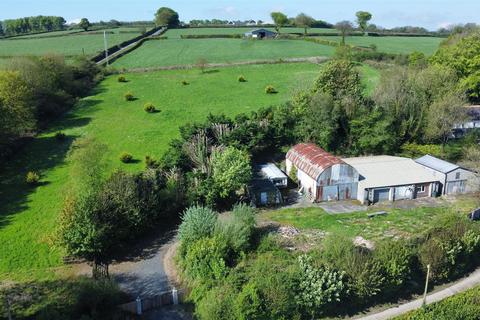 4 bedroom property with land for sale, Cwrtnewydd, Llanybydder