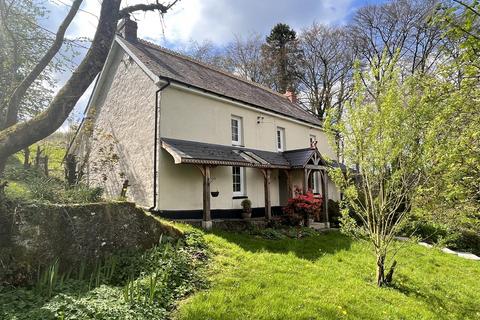 4 bedroom property with land for sale, Cwrtnewydd, Llanybydder