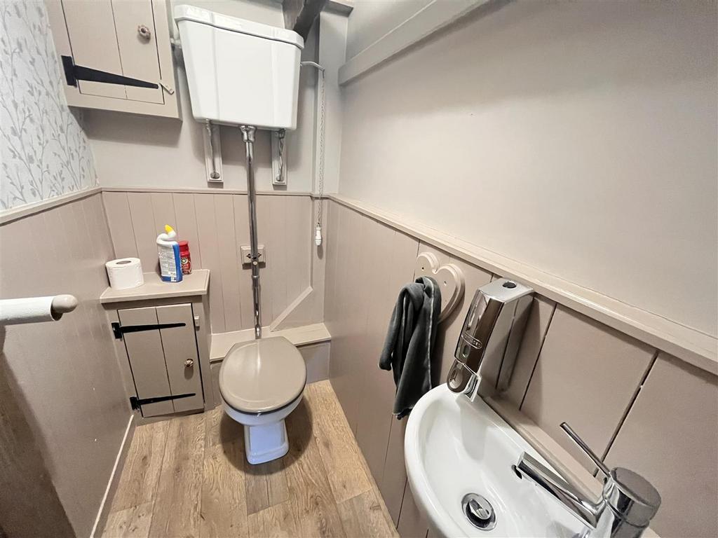 Separate Cloakroom