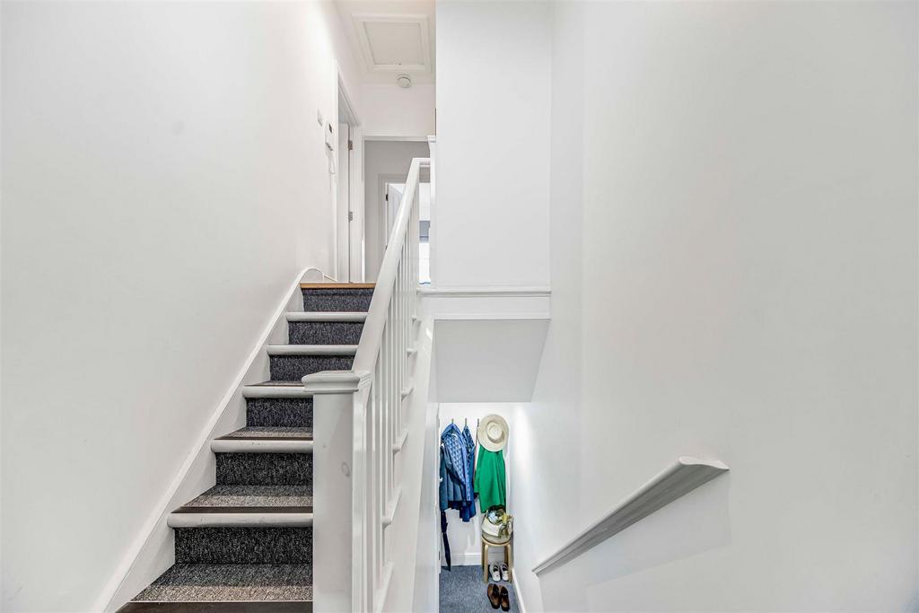D D  Flat 3  58 Victoria Road-3.JPG