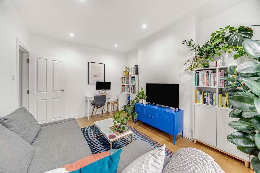 D D  Flat 3  58 Victoria Road-9.JPG