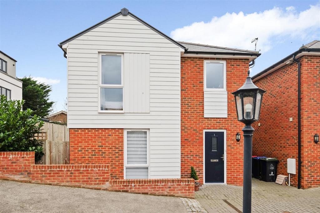 Nursery Gardens, Whitstable 2 bed detached house for sale £425,000