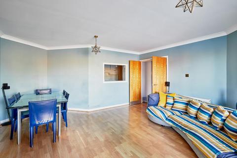 2 bedroom apartment for sale, Riverside Plaza, Battersea, SW11