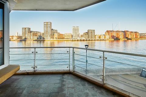 2 bedroom apartment for sale, Riverside Plaza, Battersea, SW11