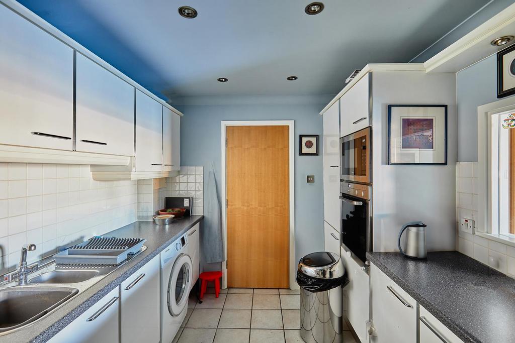 2 V1 A6519 HDR.jpg