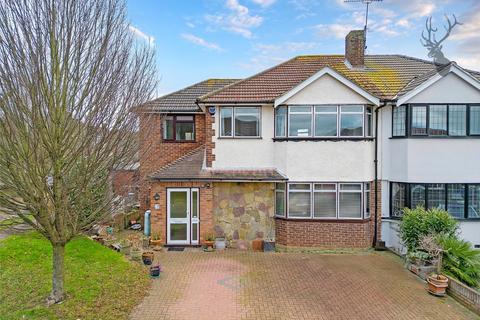 17 Purlieu Way, Theydon Bois, Epping, CM16 7EH
