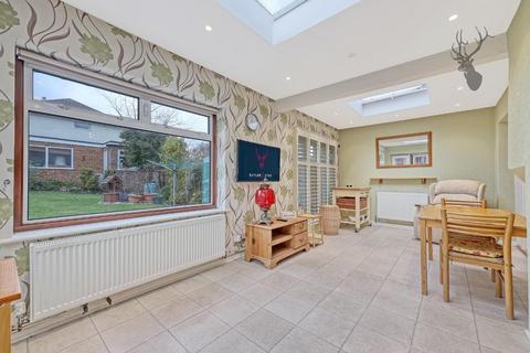 17 Purlieu Way, Theydon Bois, Epping, CM16 7EH