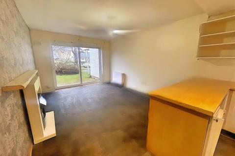 2 bedroom ground floor flat for sale - Ffordd Garnedd, Y Felinheli LL56