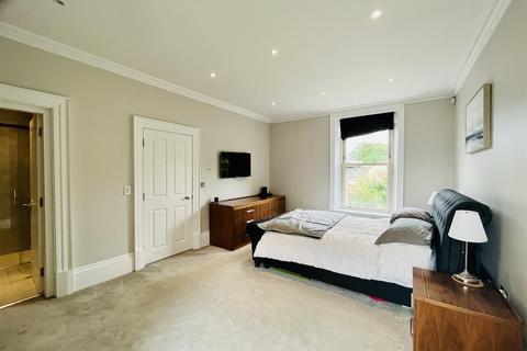 2 bedroom apartment for sale, Stamford Road, Bowdon, Altrincham