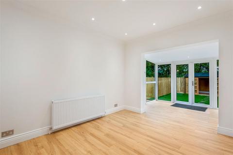 111 Parkview Road, New Eltham, London, SE9 3QR