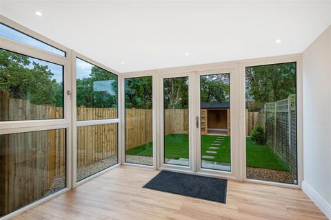 111 Parkview Road, New Eltham, London, SE9 3QR