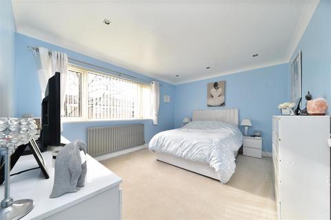 3 bedroom terraced house for sale, Jessop Road, Stevenage