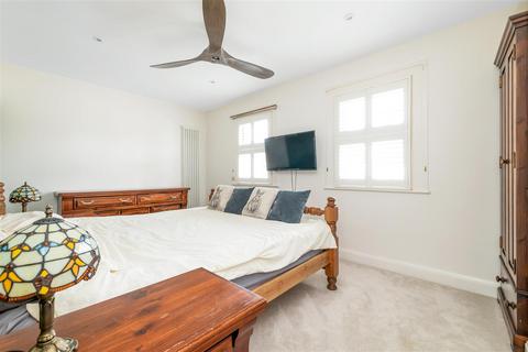 11 Townshend Road, Chislehurst, BR7 6HP