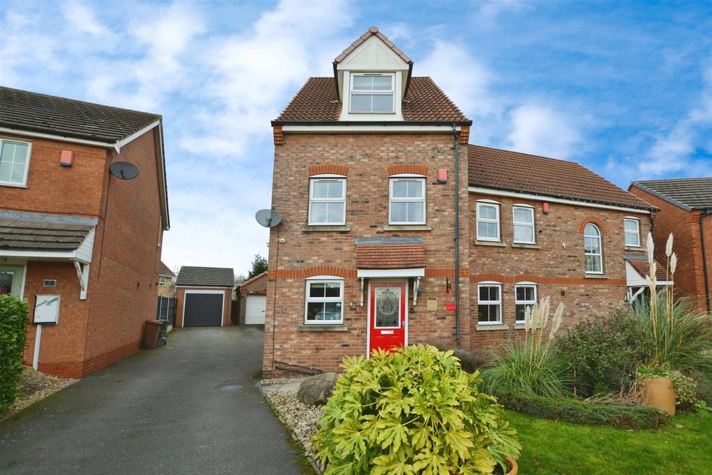 Sanderling Way, Scunthorpe 3 bed townhouse for sale £189,950
