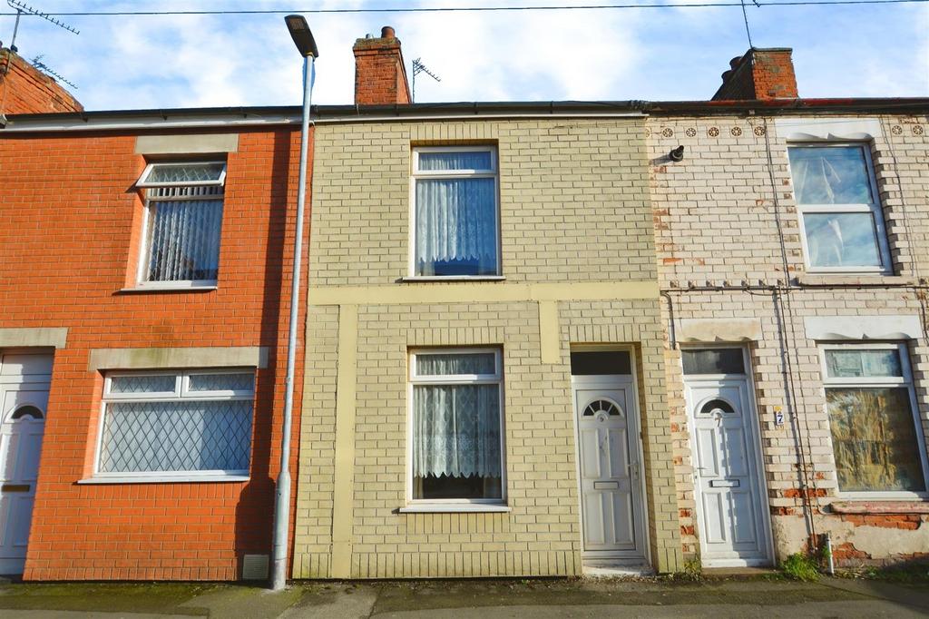 North Parade, Scunthorpe 3 bed terraced house for sale £70,000