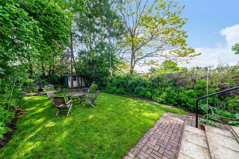 81 Lingfield Crescent, London, SE9 2RJ