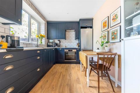 119 Castlecombe Road, London, SE9 4AS