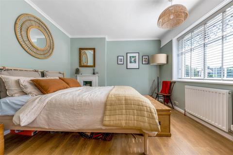 119 Castlecombe Road, London, SE9 4AS