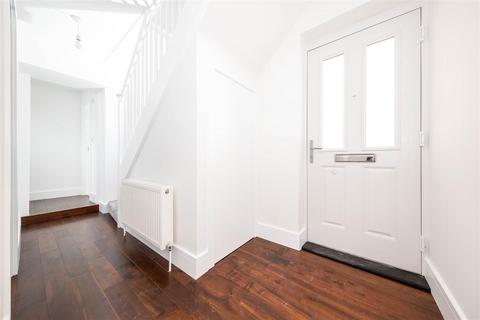 34 Ravensworth Road, London, SE9 4LW