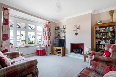 7 Thaxted Road, London, SE9 3PU