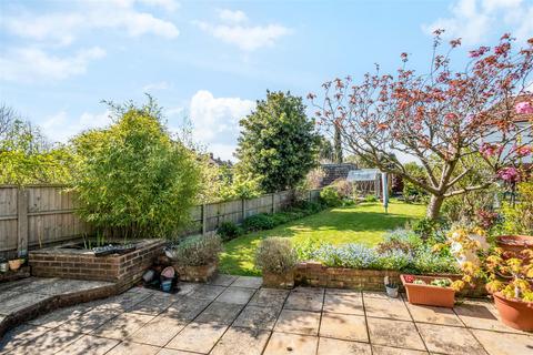 7 Thaxted Road, London, SE9 3PU