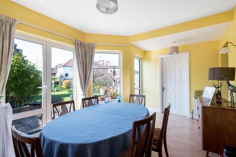 7 Thaxted Road, London, SE9 3PU