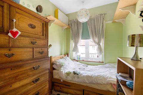 7 Thaxted Road, London, SE9 3PU