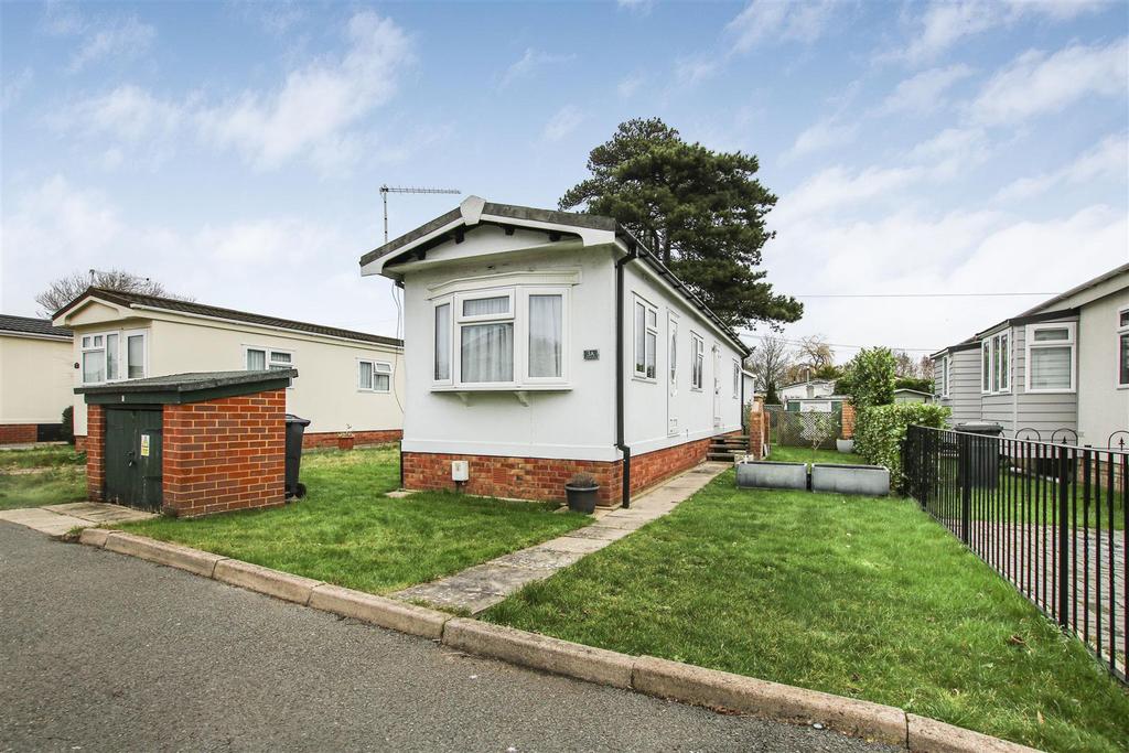 Willows Riverside Park, Windsor 2 bed park home for sale £160,000