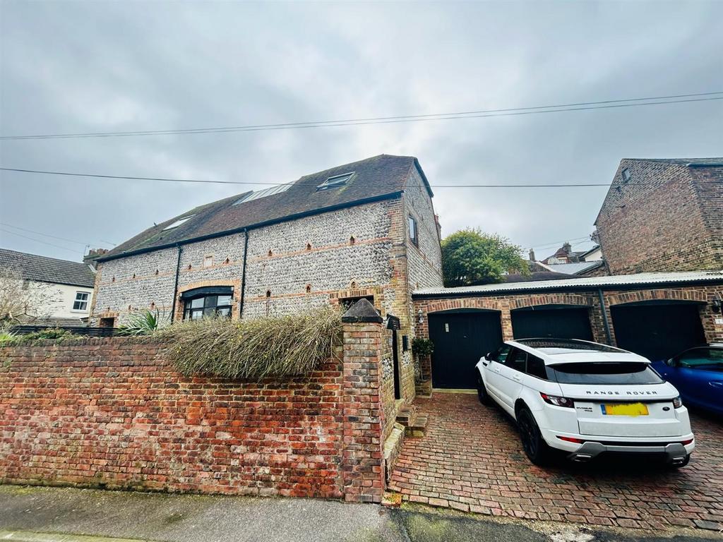 Pillory Barn, Bradford Street, Eastbourne BN21 2 bed semidetached