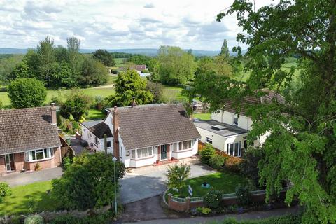 4 bedroom detached bungalow for sale, Grange Court Lane, Huntley GL19