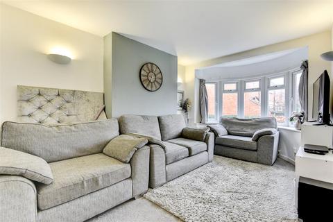 9 Brook Close, Worthing, BN11 2QW