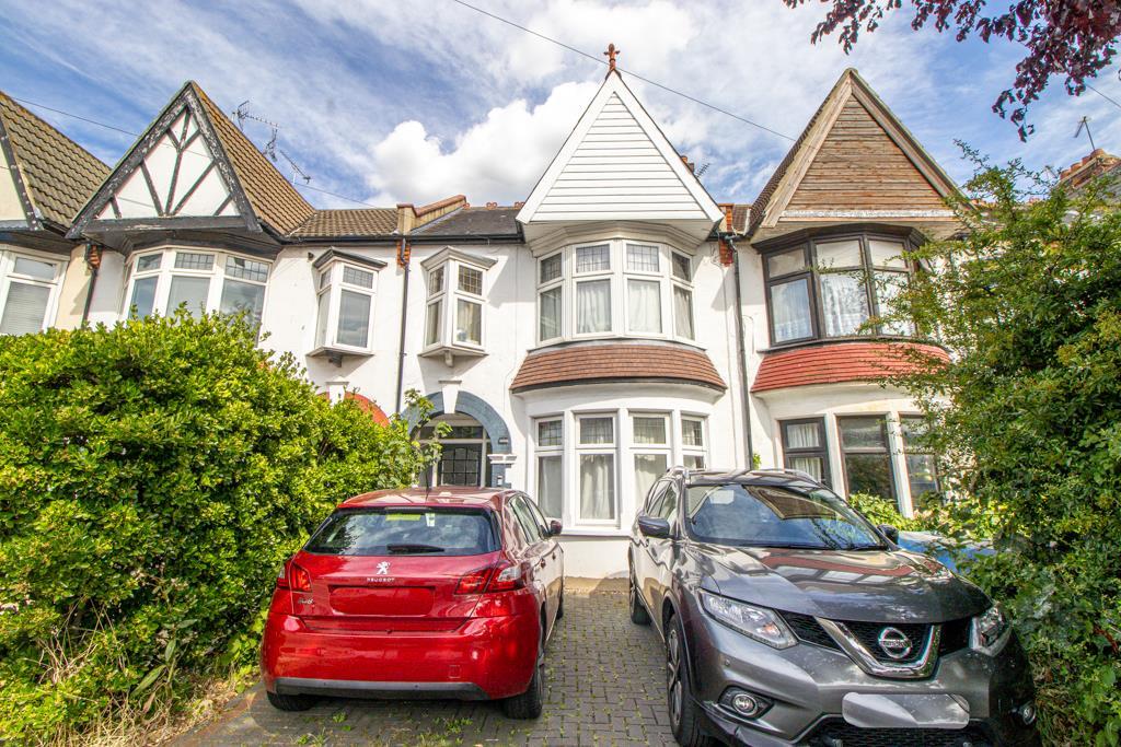 Road, SouthendonSea SS2 3 bed terraced house £340,000