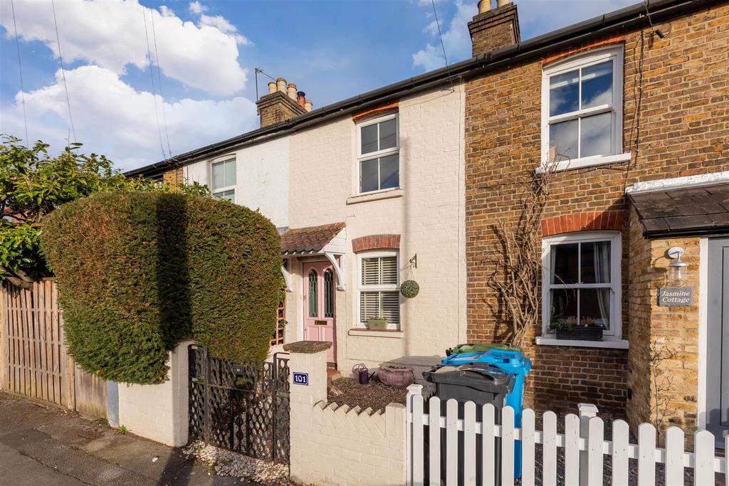 Westborough Road, Maidenhead 2 bed terraced house for sale £379,950