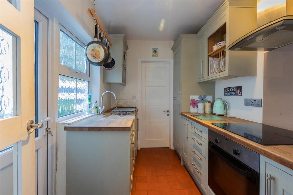 Westborough Road, Maidenhead 2 bed terraced house for sale £379,950