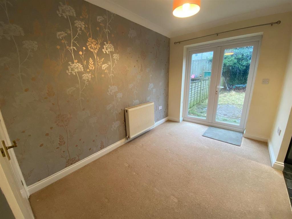 DINING ROOM.jpg