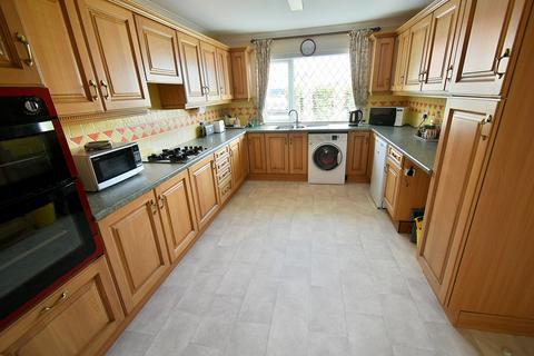 4 bedroom detached house for sale - Tricketts Lane, Ferndown, BH22