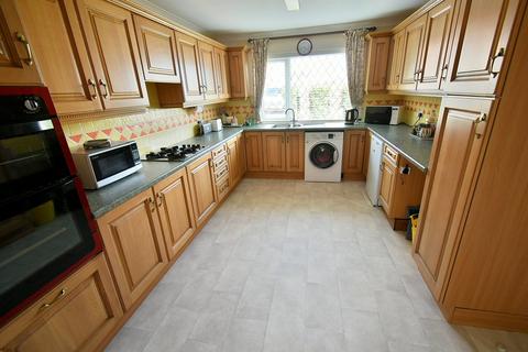 4 bedroom detached house for sale, Tricketts Lane, Ferndown, BH22