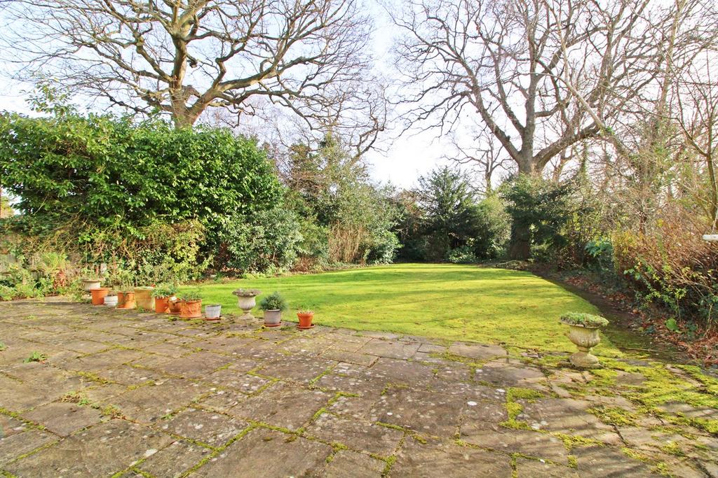 Scotts Lane, Bromley, BR2 4 bed detached house for sale £1,175,000