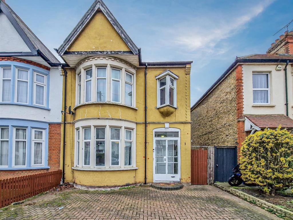 Hamstel Road, SouthendonSea SS2 3 bed semidetached house for sale