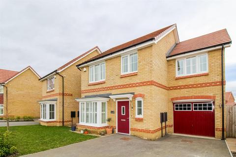 4 bedroom detached house for sale, Serenity Close, Wakefield WF3