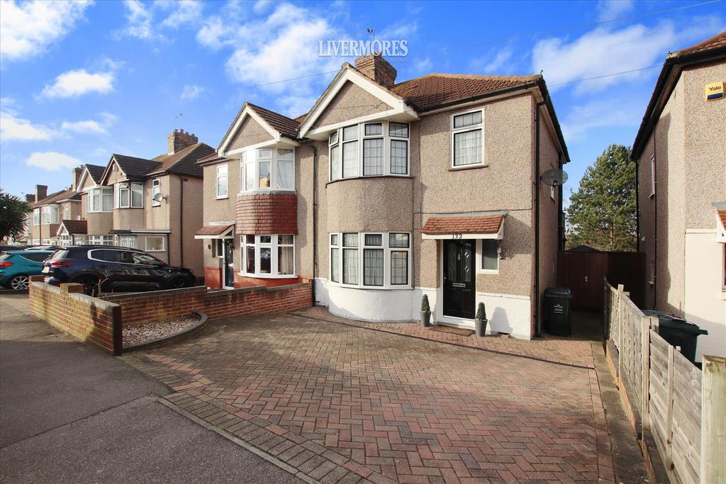 Wilmot Road, Dartford 3 bed semidetached house for sale £450,000
