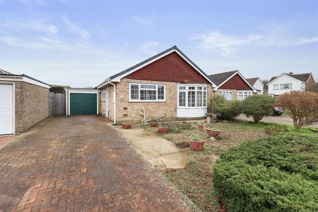 Anglesey Avenue, Hailsham 2 bed detached bungalow for sale £300,000
