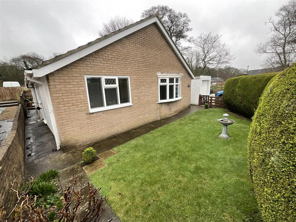 Ashgrove, Ammanford 3 bed detached bungalow for sale £295,000