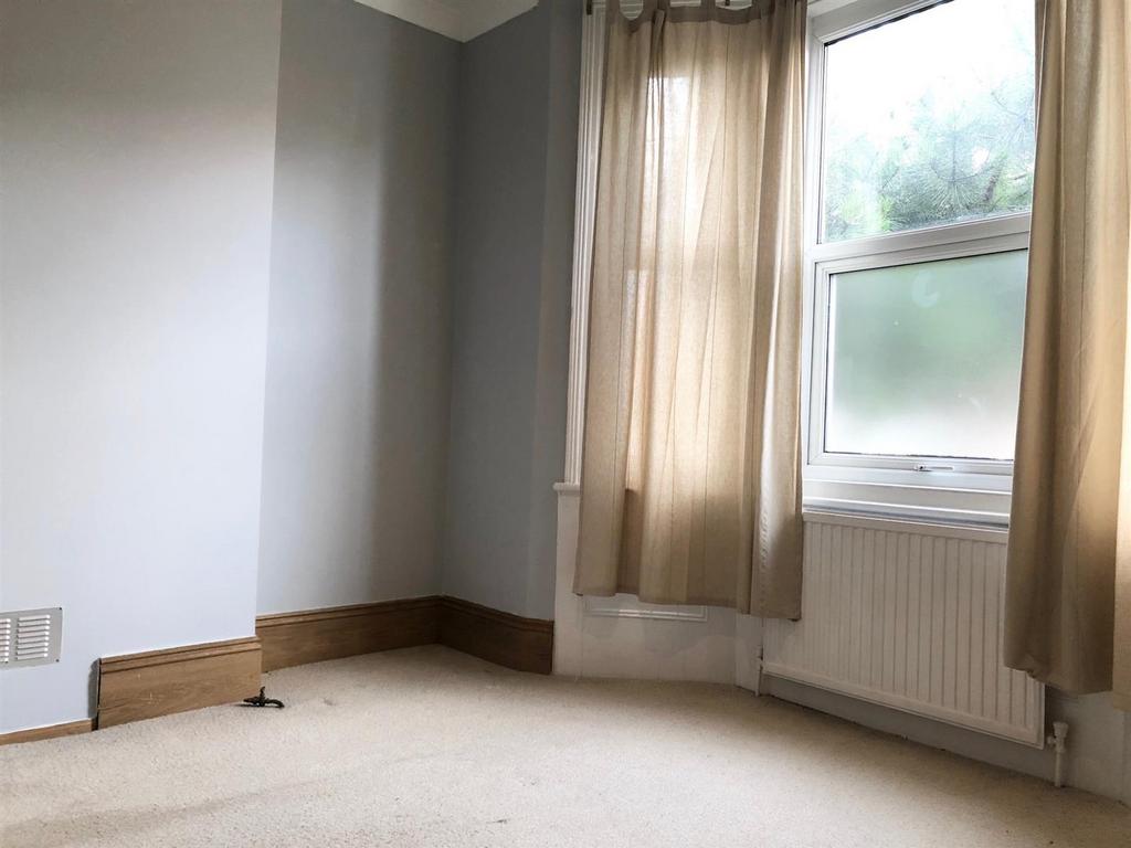 72 TR Bed 1.jpg